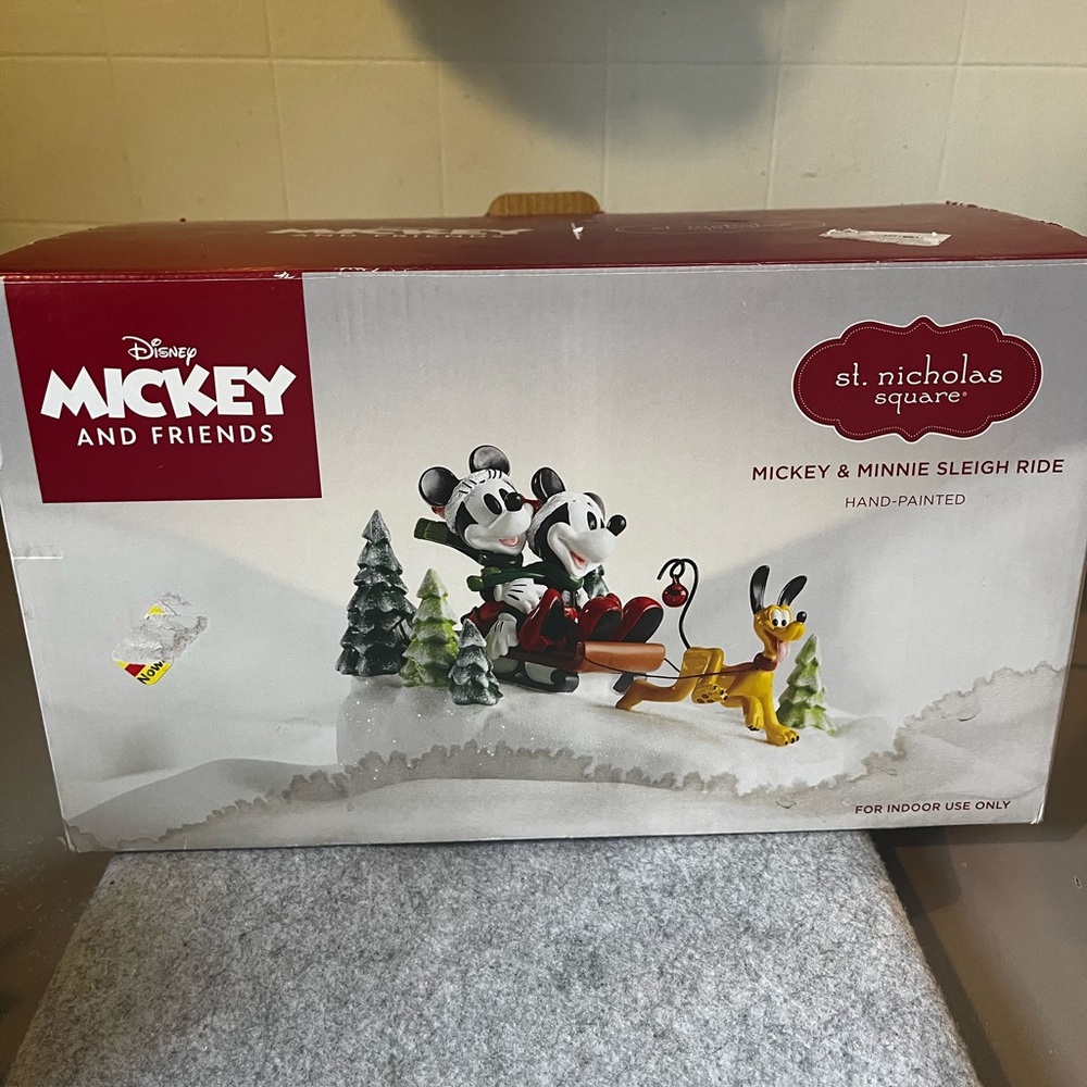 St. Nicholas Square Mickey & Friends Hand Painted Mickey & Minnie Sleigh Ride - Picture 7 of 12